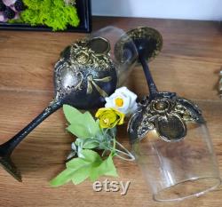 Hand decorated wine glasses and decanter. Anniversary wine. Carafe set with glasses in black and gold. Wedding gift. housewarming gift.